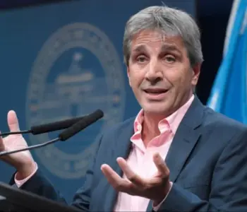 Caputo: "El cepo cambiario se levantará cuando no haya riesgos"