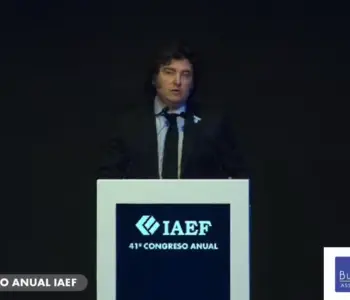 Milei desafió a la oposición y prometió vetar leyes en el IAEF